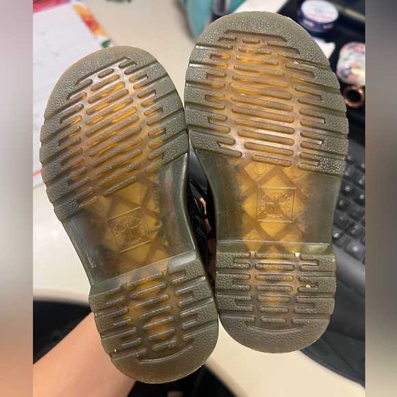 Doc Marten toddler black patent leather boots size 7 - Picture 4 of 6